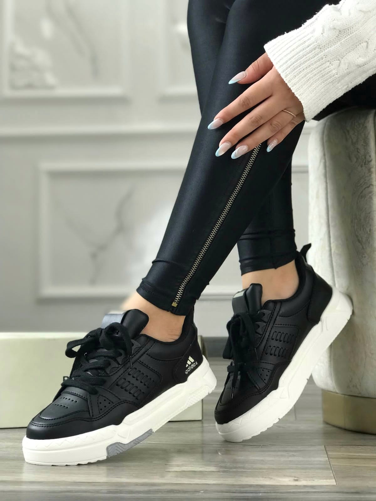 CALZADO ADIDAS TRENZAS TENIS