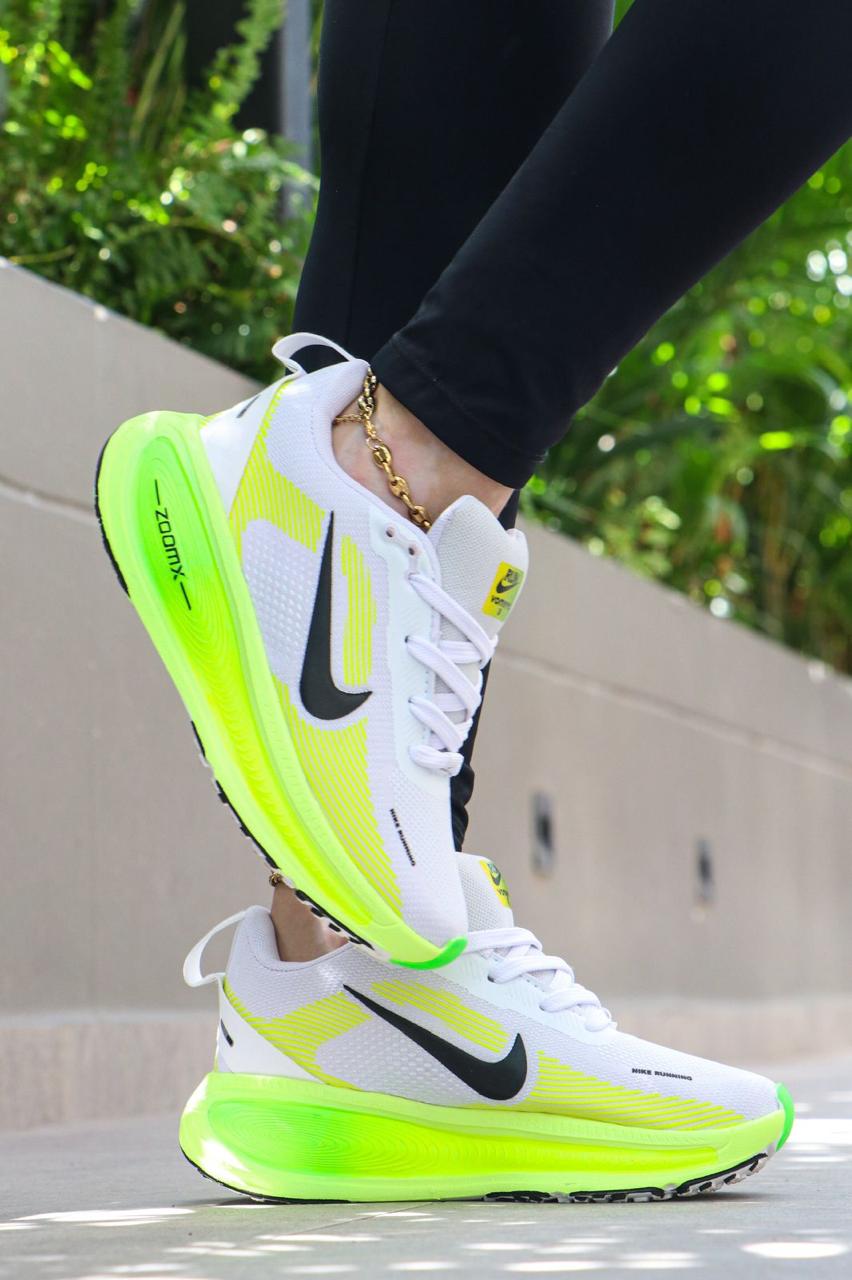 NIKE RUN VOMERO 18