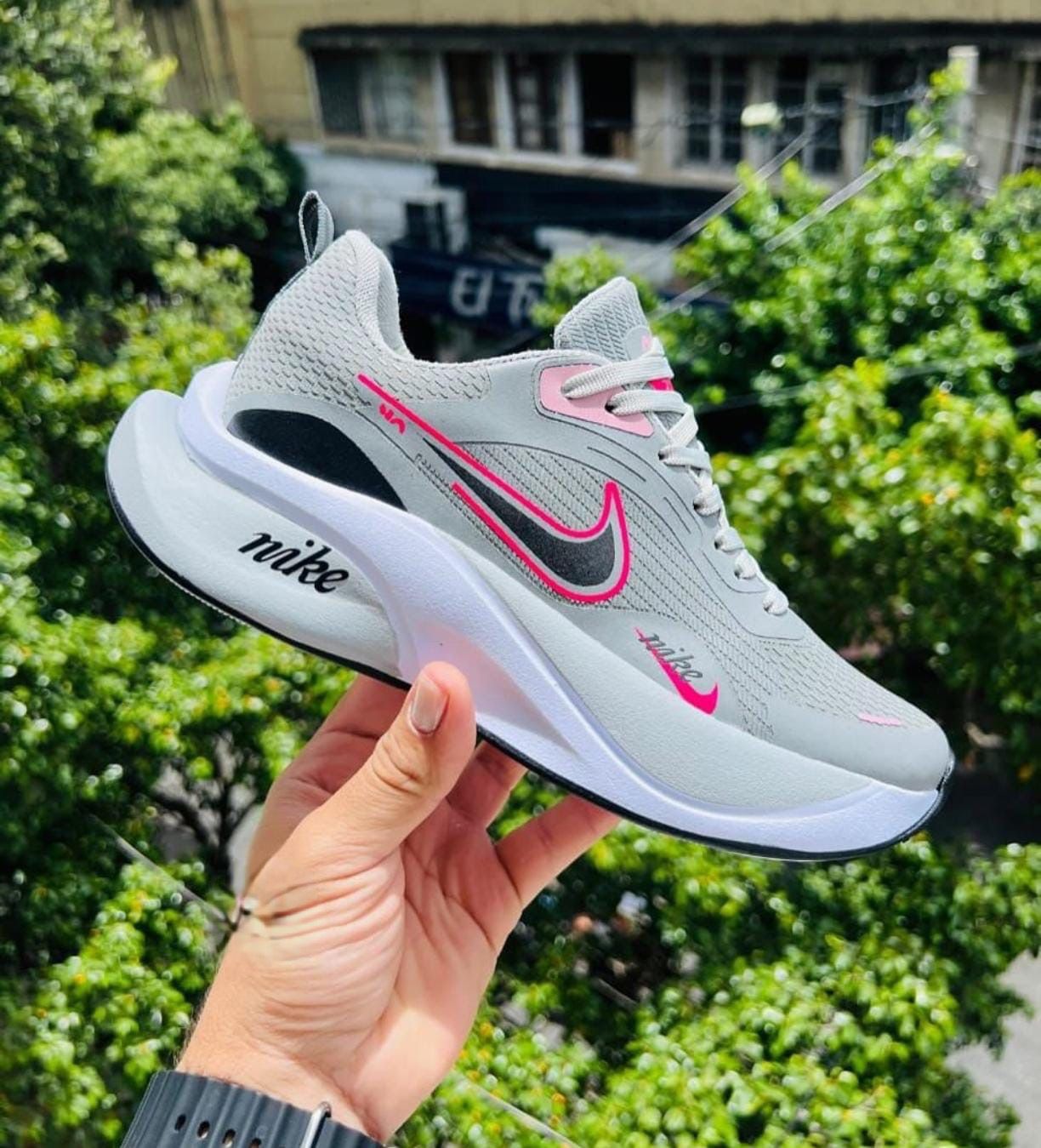 NIKE BOUNCE DAMA
